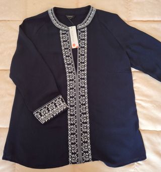 Blusa FLORYDAY azul marino bordada