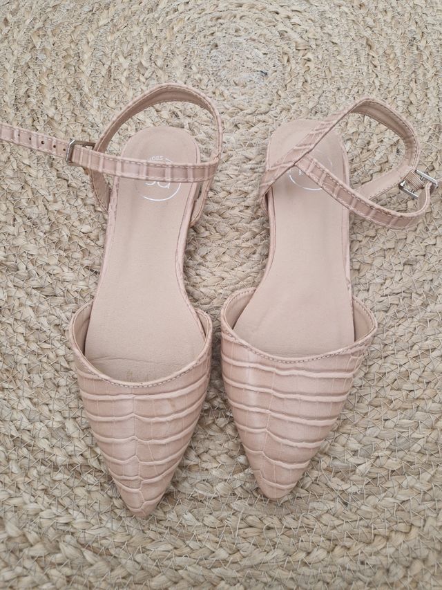 Sandalias planas Sfera beige, talla 36