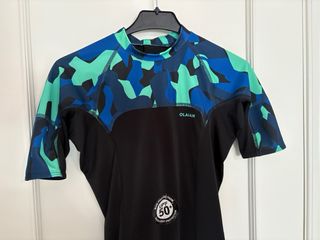 Camiseta Olaian UV50+ niño talla 14