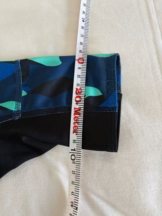 Camiseta Olaian UV50+ niño talla 14