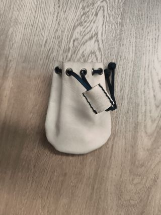 Bolsa de cuero, en piel de vaquetilla al natural