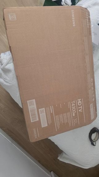 TV Samsung 32" - Caja