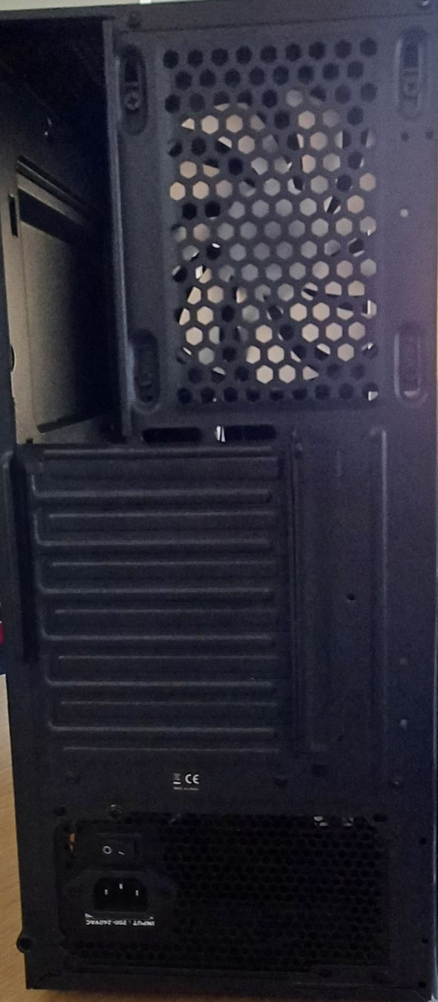 CAJA GAMING MC-X7 + FUENTE DE ALIMENTACION