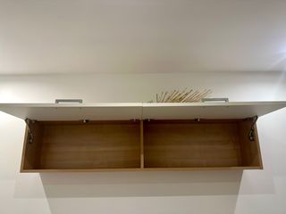 Cama nido + mueble: beige y blanco