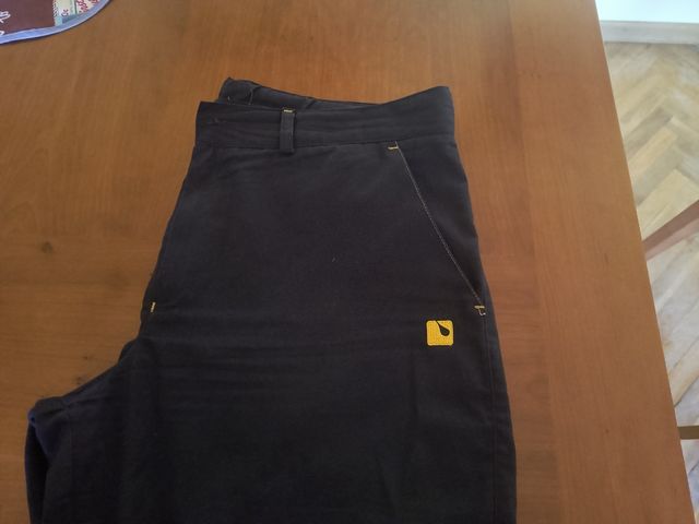 Pantalón corto Ártica negro