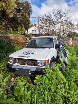 Mitsubishi Montero: Piezas