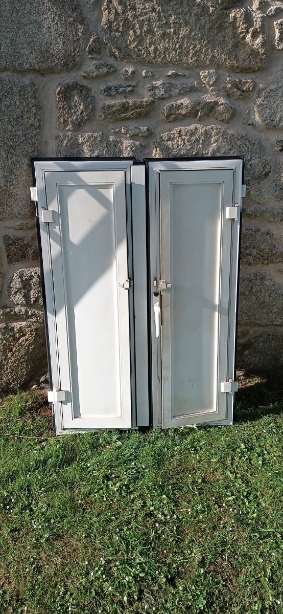 Ventana doble hoja aluminio blanca