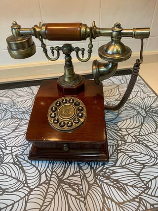 Teléfono vintage decorativo