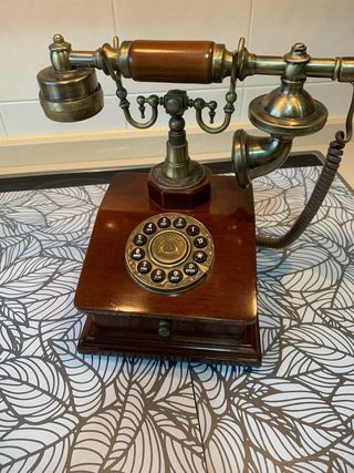 Teléfono vintage decorativo