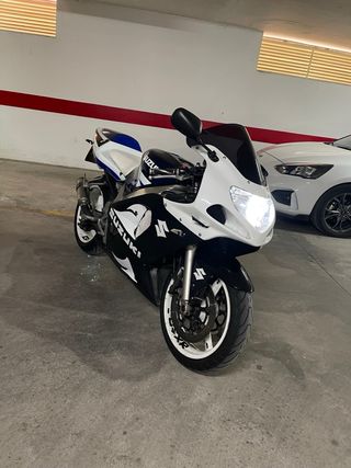 Suzuki GSXR 600 K3 - Moto