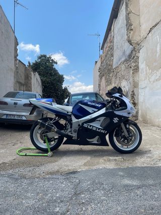 Suzuki GSXR 600 K3 - Moto