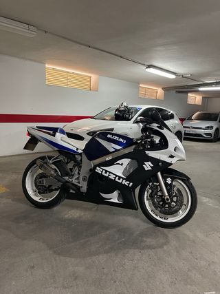 Suzuki GSXR 600 K3 - Moto