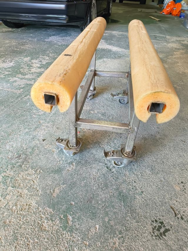 Soporte para moto acuática