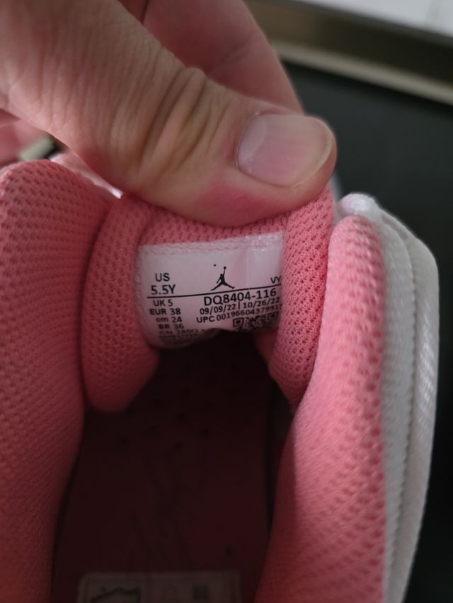 Zapatillas Jordan Aura 3 Rosa-Blanco