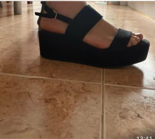 Sandalias cuña negras