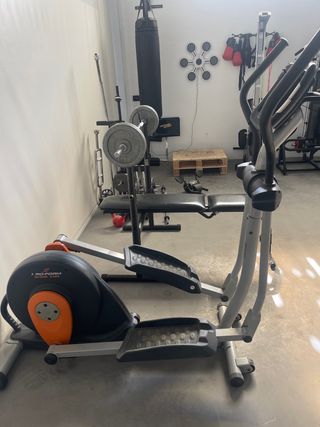 Gimnasio completo barras discos maquinas pesas rem