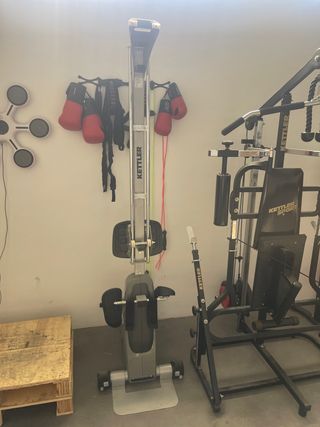 Gimnasio completo barras discos maquinas pesas rem