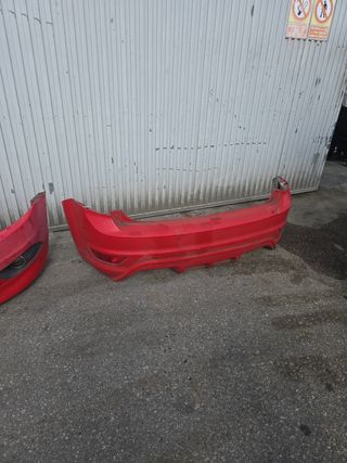 Paragolpes Ford Focus II rojo