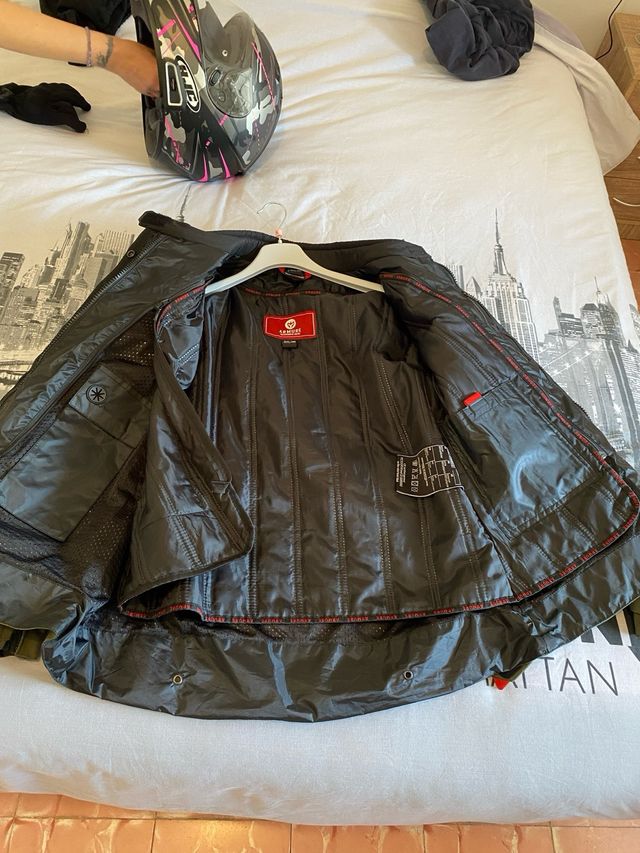 vendo casco de moto, chaqueta, pantalon