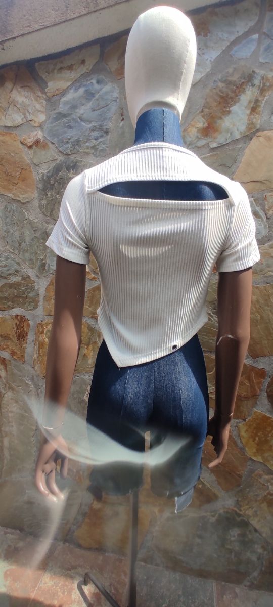 Top asimmetrico bianco