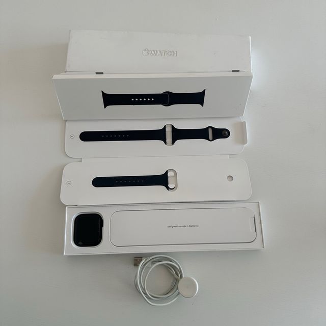 Apple Watch Series 7  (GPS + Cellular, 45mm)