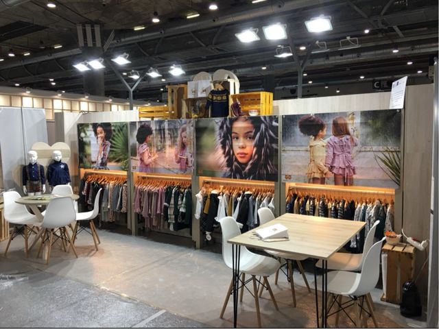 Mobiliario tienda ropa - Madera y metal