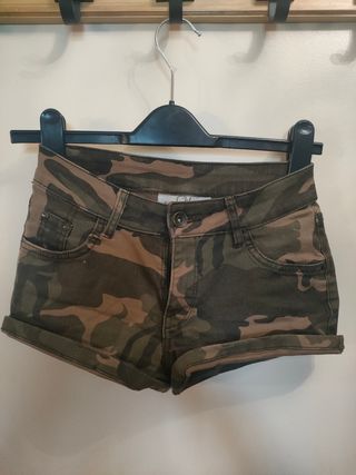 Shorts camuflaje Clockhouse talla 34