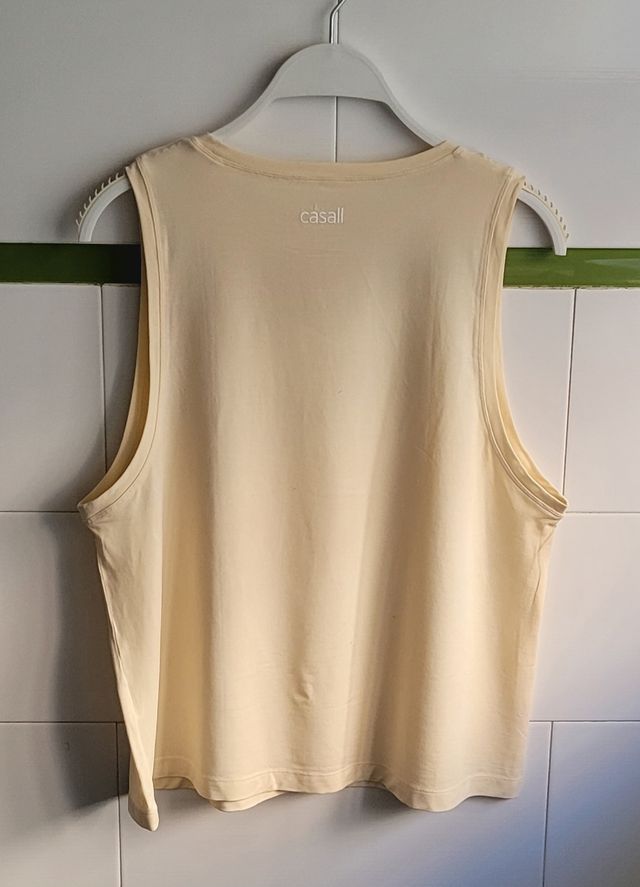 Camiseta deportiva Casall M amarillo mantequilla