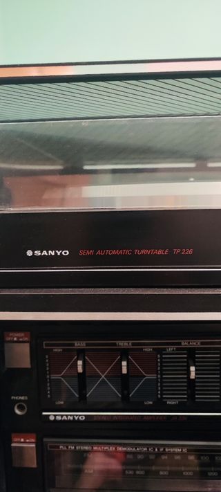 Equipo música Sanyo amplificado