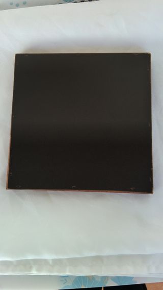 Base para pratos quentes em madeira e azulejo