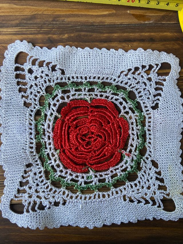 Centro tavola uncinetto rosa