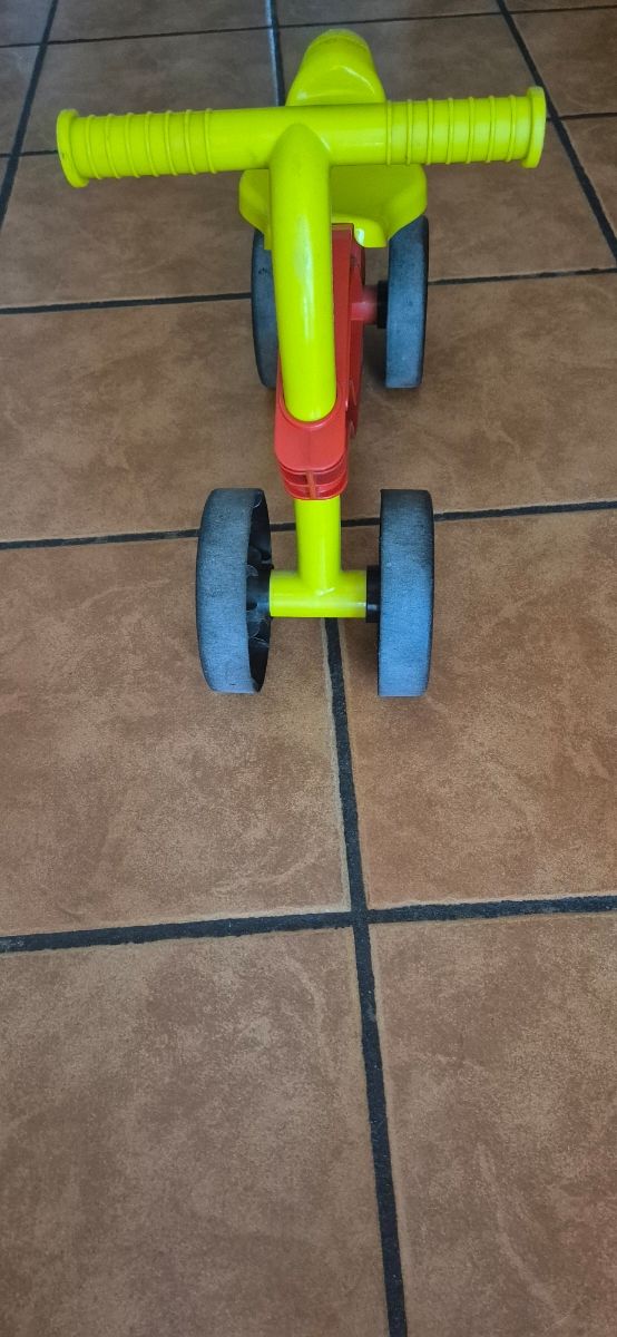 Bicicleta Little Tikes infantil