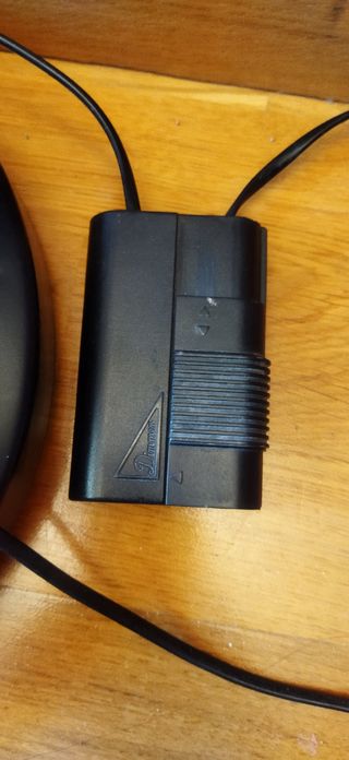 Lámpara de pie de metal negra regulable