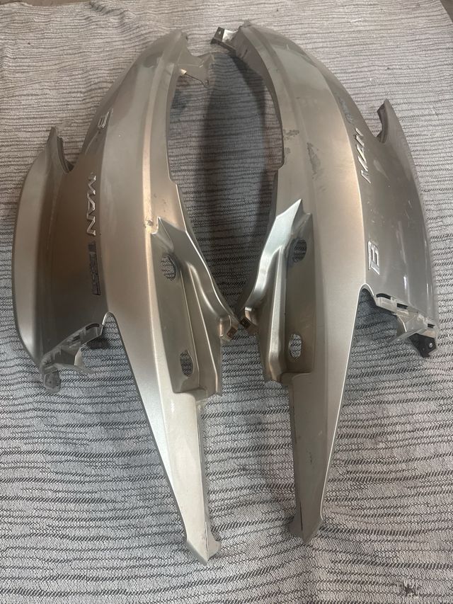 Chapas laterales Suzuki Burgman 125/200