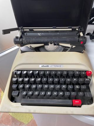 Olivetti Lettera 12 Antigua