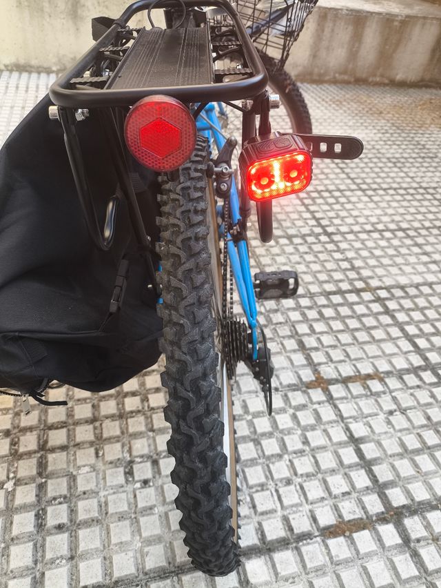 Bicicleta Decathlon Rockrider, azul