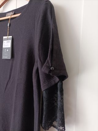 Vestito nero con mezza manica in pizzo