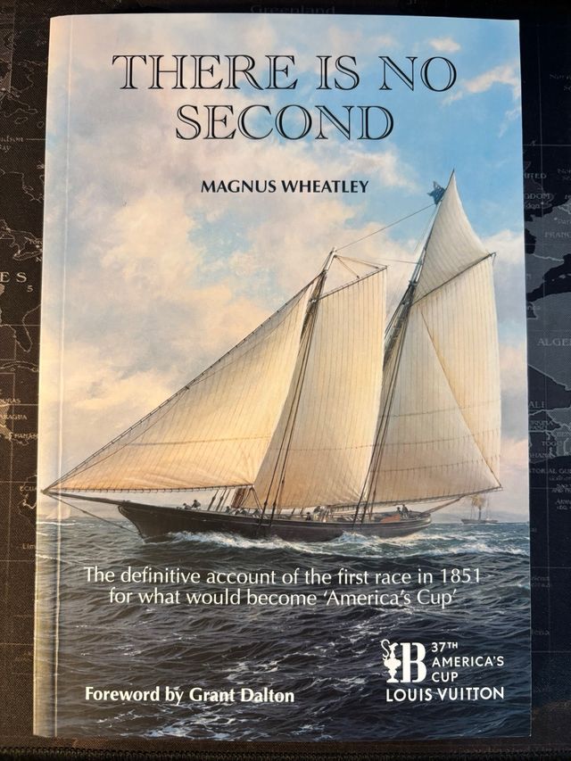 Libro “There is no Second”