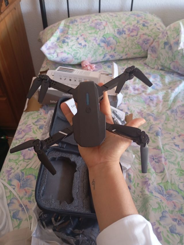 Nuovo drone pieghevole