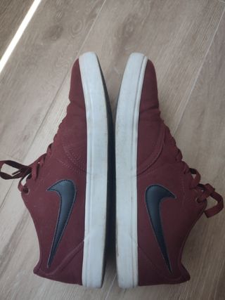 Zapatillas Nike granate