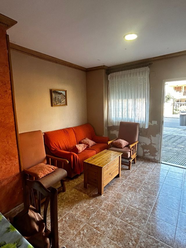 Planta baja con vivienda