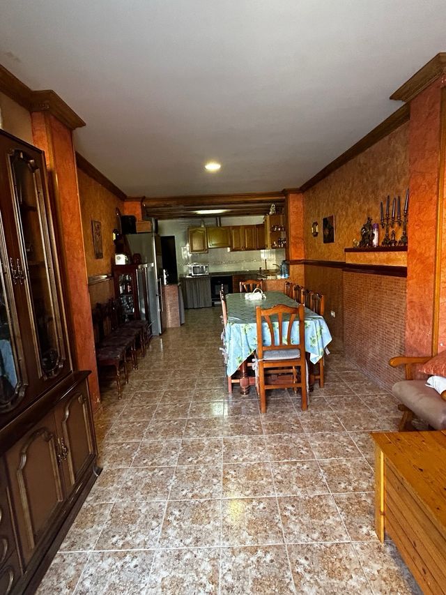 Planta baja con vivienda