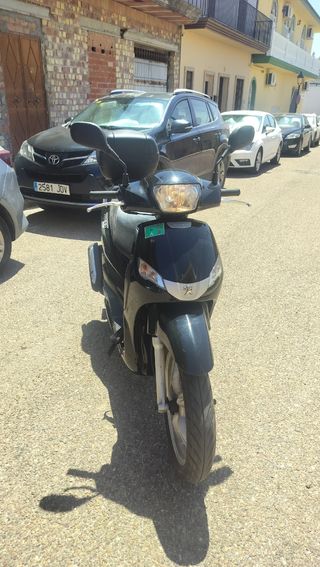 Peugeot Tweet 125cc - Scooter