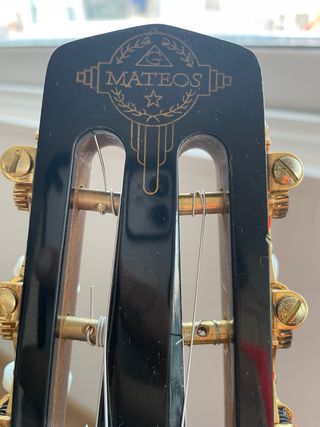 Guitarra acústica jazz manouche