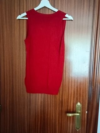 Chaleco rojo sin estrenar 38