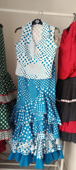 Trajes rocieros lunares: azul, verde. Precio unida
