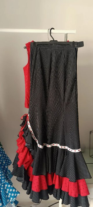 Trajes rocieros lunares: azul, verde. Precio unida