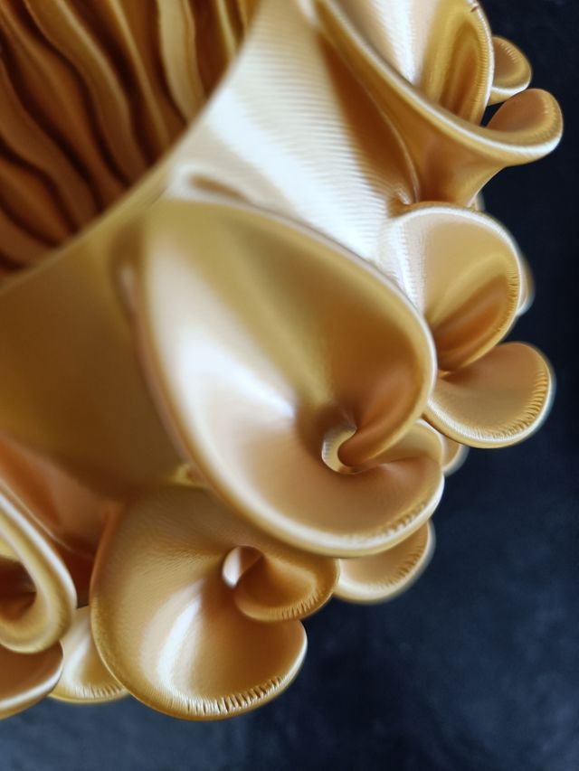 Vaso floreale 3D oro