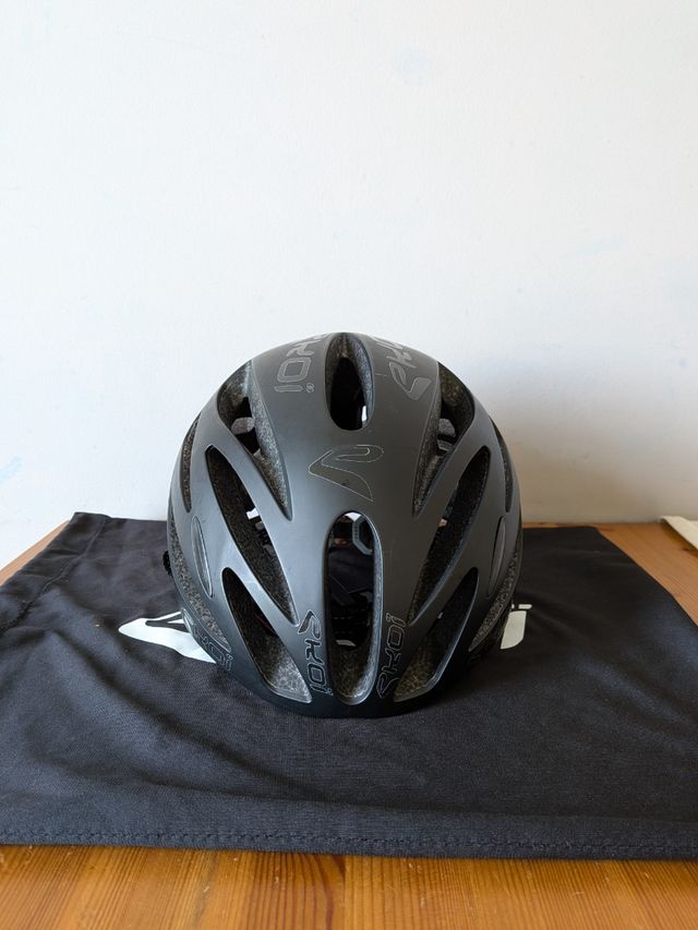 Casco bici Ekoi negro. Talla M.