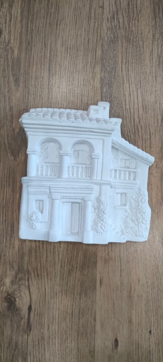 Figura escayola casa